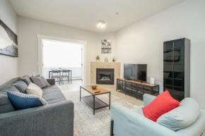 New Cozy 2 Bedrooms Condo w Parking